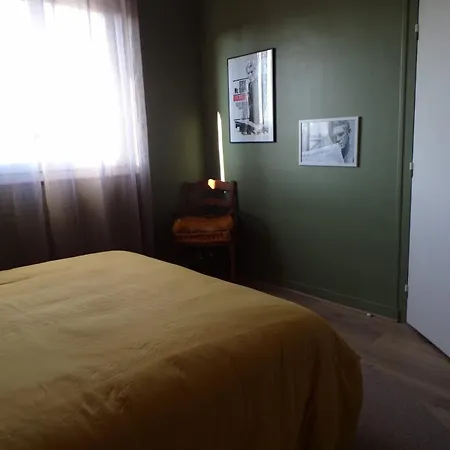 Duplex 6 People Near Tram Circuit Station