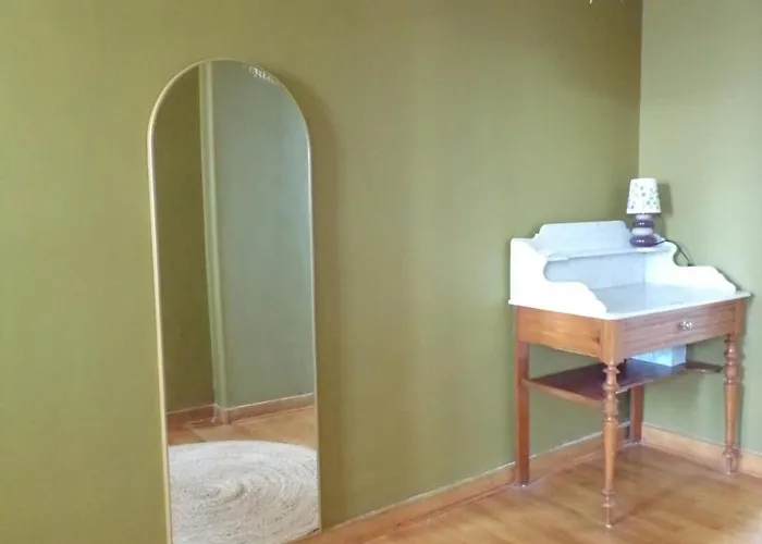 Duplex 6 People Near Tram Circuit Station *