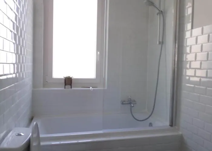 Duplex 6 People Near Tram Circuit Station Le Mans